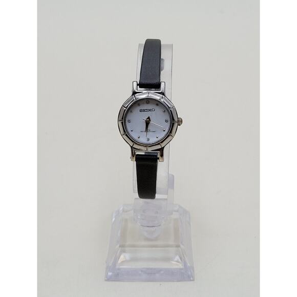 Vintage Seiko 6530-6040 Womens Wristwatch Silver Stainless Steel Leather